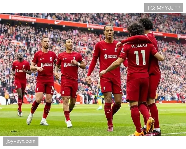 伦敦体育场燃情英超，球迷热情高涨共襄盛举