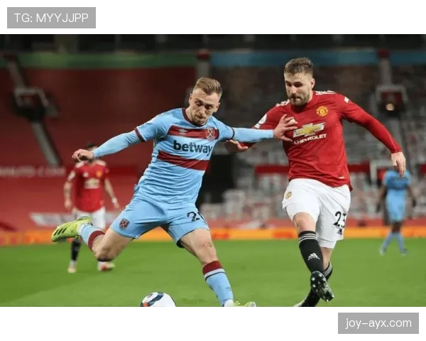 克雷斯韦尔状态回暖，助西汉姆联稳健迎战英超强敌