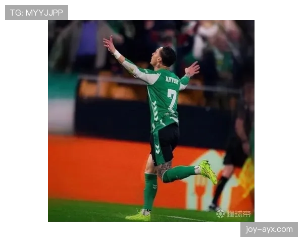 安东尼精彩射门方式助力球队近期表现稳健，迎来关键胜利