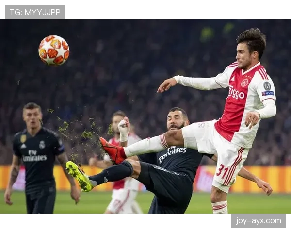 阿贾克斯争冠能力出现波动,本赛季对联赛格局带来阶段性变化 阿贾克斯争冠能力出现波动,本赛季对联赛格局带来阶段性变化