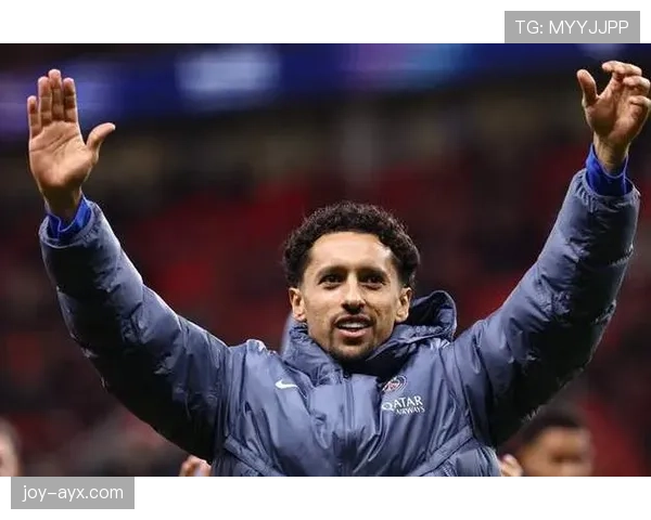 马尔基尼奥斯在三中卫与四后卫体系中的角色解析