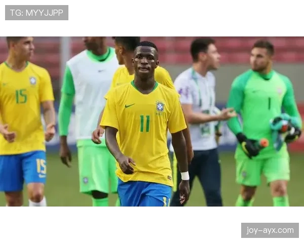 维尼修斯:从巴西天才到皇马进攻核心的生涯跃迁解析 维尼修斯:从巴西天才到皇马进攻核心的生涯跃迁解析